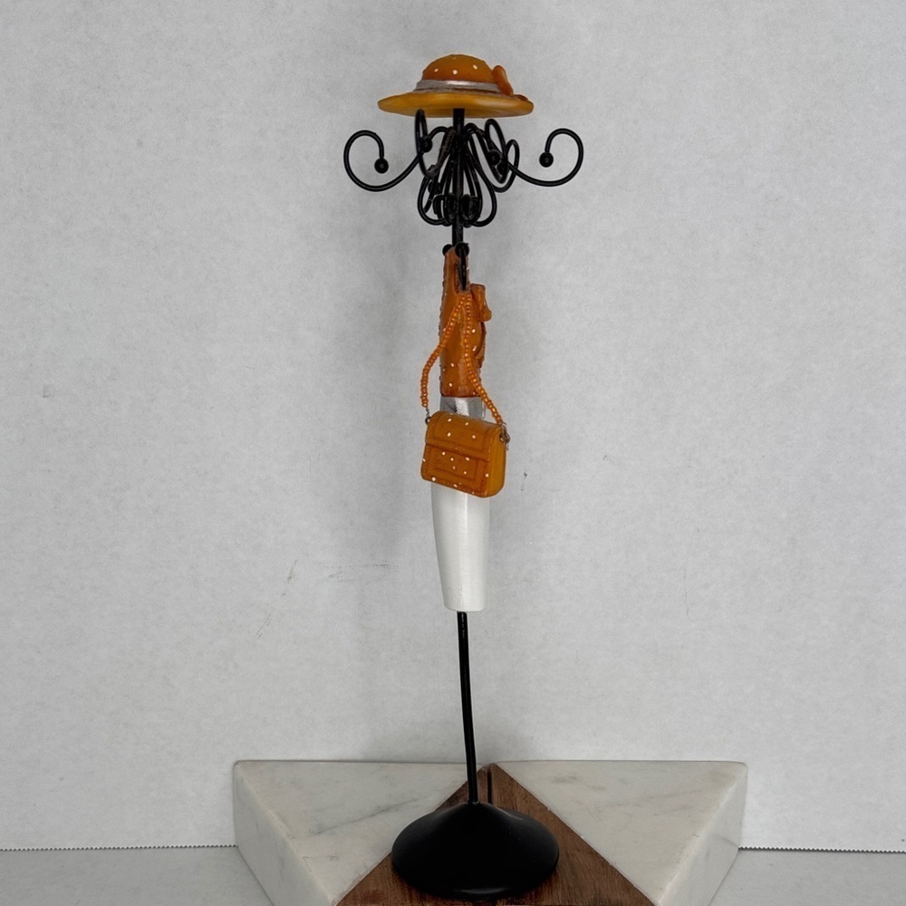 Vintage Estate Lady Figurine Jewelry Stand - Picture 4 of 9
